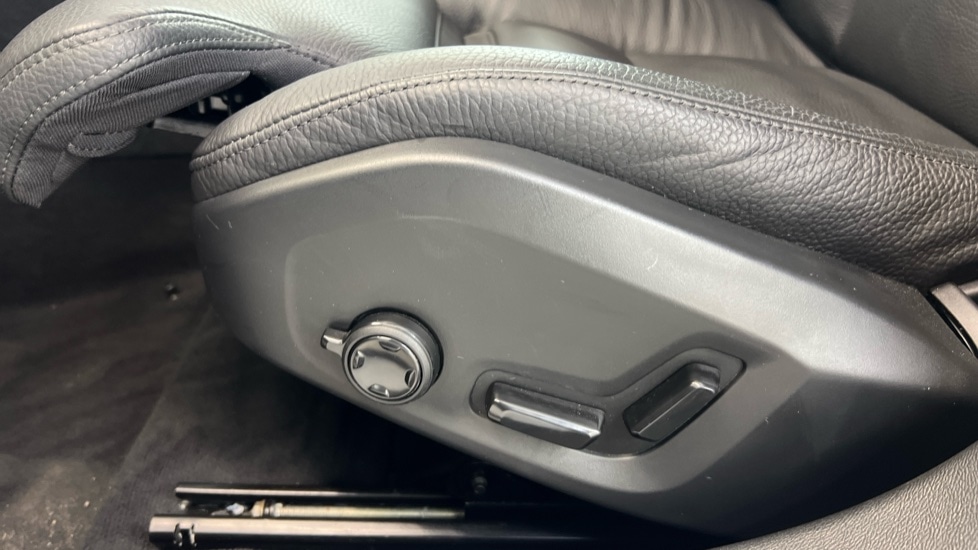 Used Volvo V60 2025 for sale - 77532011: Photo 39