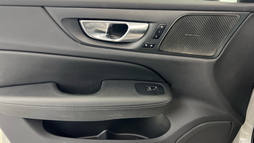 Used Volvo V60 2025 for sale - 77532011: Photo 40