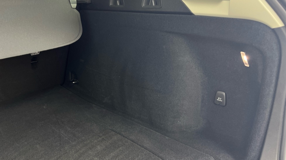 Used Volvo V60 2025 for sale - 77532011: Photo 54