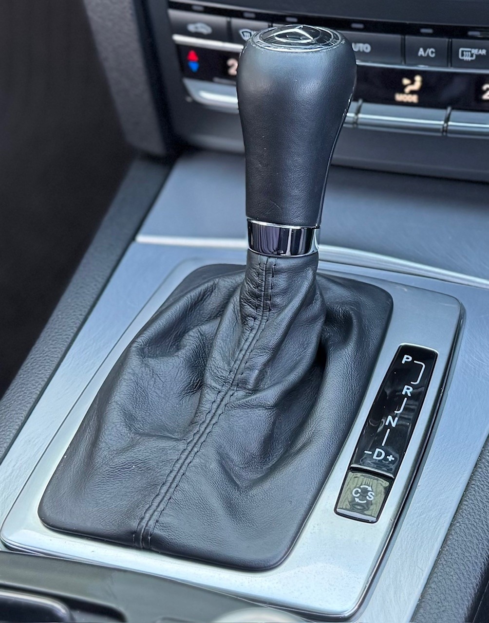 Used Mercedes-Benz E Class 2010 for sale - 77311455: Photo 11