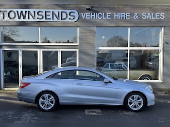 Used Mercedes-Benz E Class 2010 for sale - 77311455: Photo