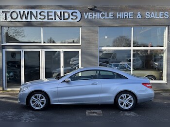 Used Mercedes-Benz E Class 2010 for sale - 77311455: Photo