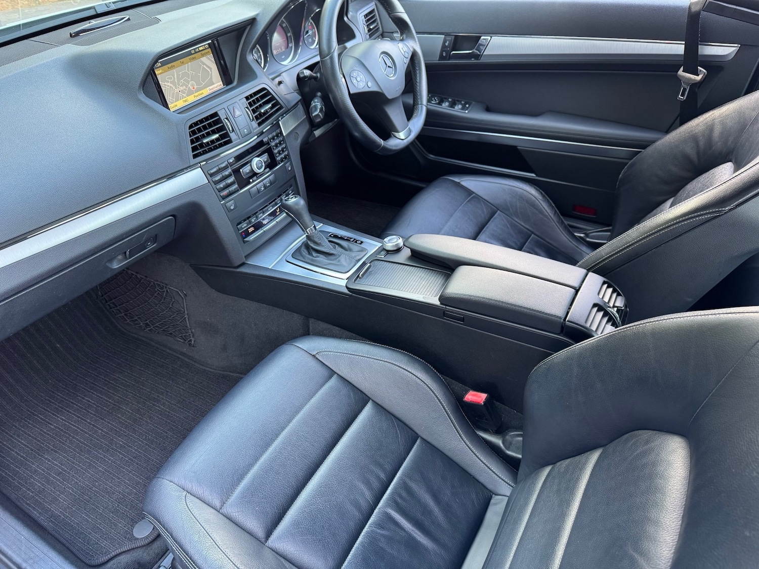 Used Mercedes-Benz E Class 2010 for sale - 77311455: Photo 8