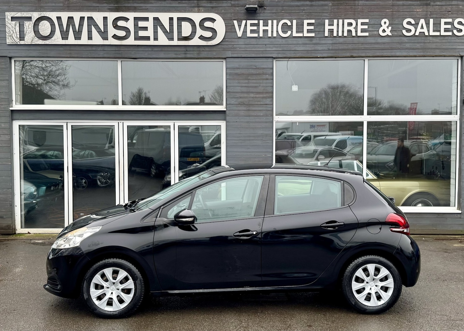 Used Peugeot 208 2015 for sale - 77148541: Photo 3