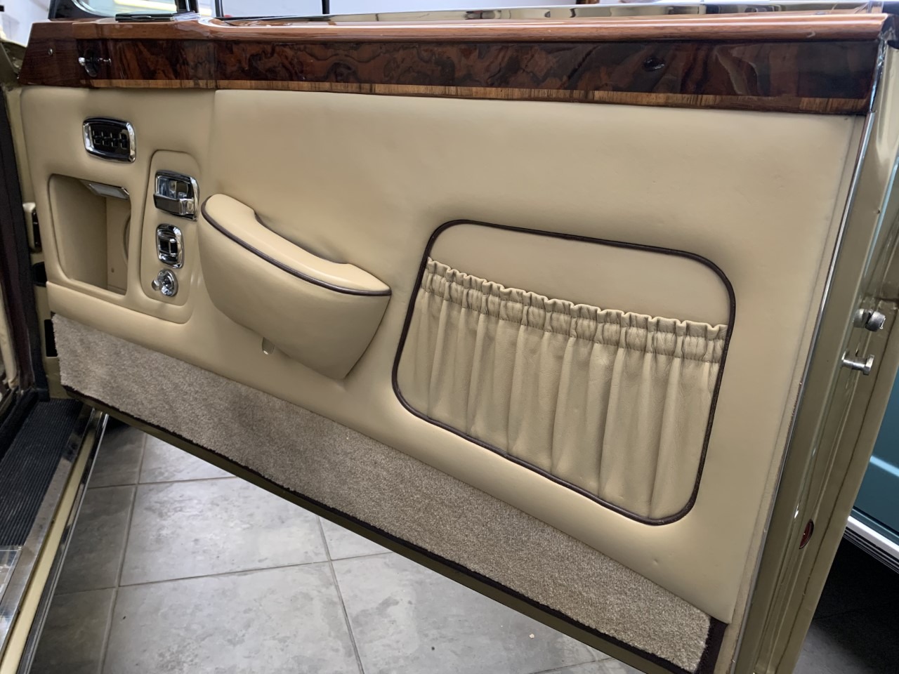 Used Rolls-Royce Corniche 1981 for sale - 77148168: Photo 17