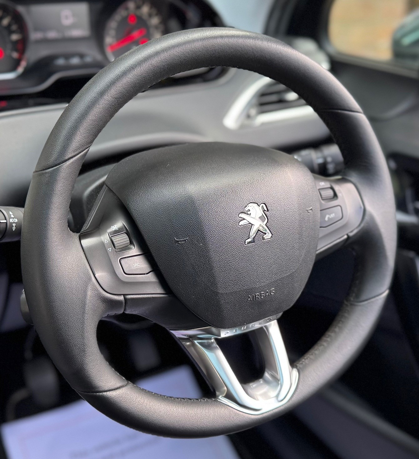 Used Peugeot 208 2014 for sale - 76835038: Photo 10