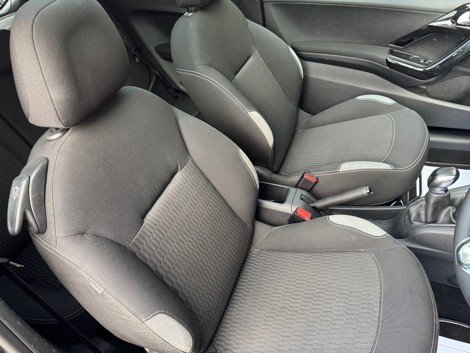 Used Peugeot 208 2014 for sale - 76835038: Photo 11