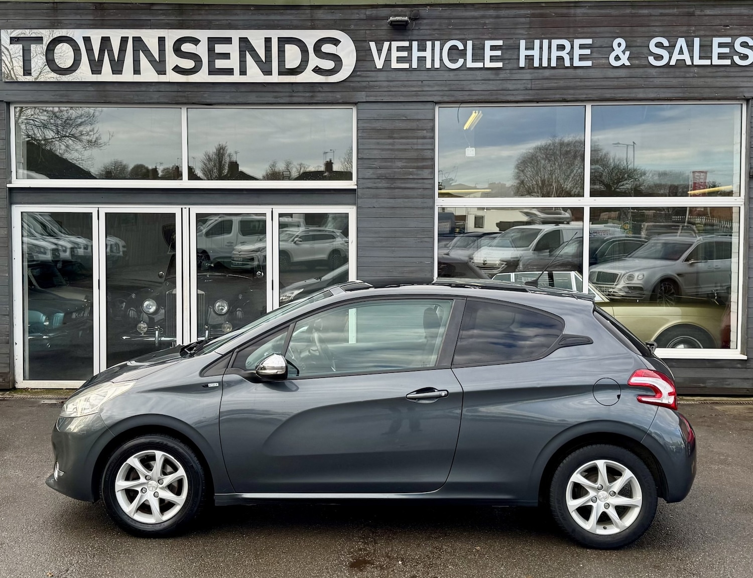 Used Peugeot 208 2014 for sale - 76835038: Photo 3