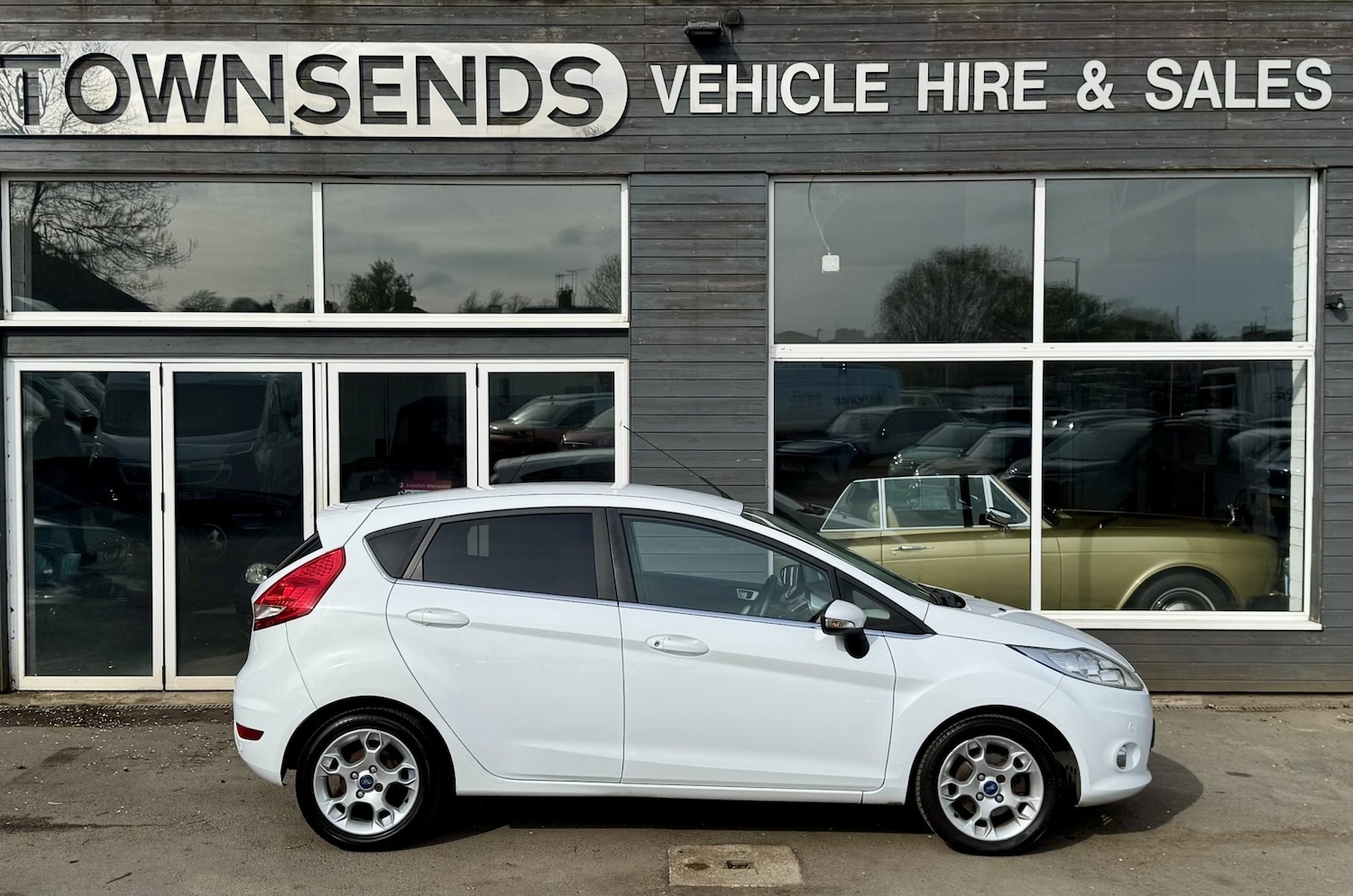 Used Ford Fiesta 2012 for sale - 78210953: Photo 2