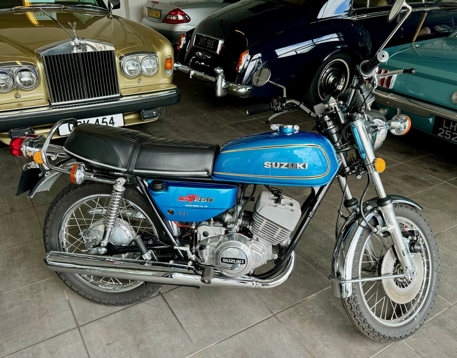 Suzuki GT250