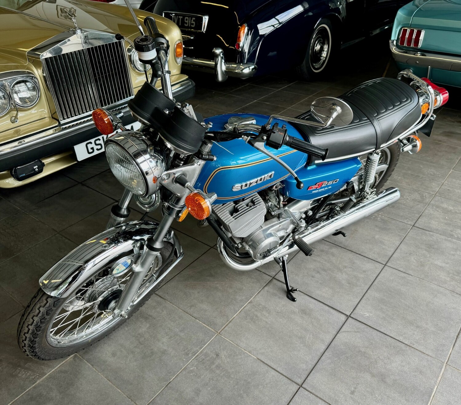 Suzuki GT250