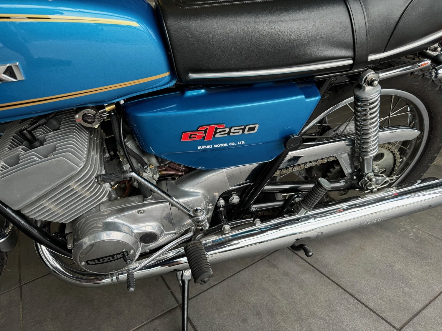 Suzuki GT250
