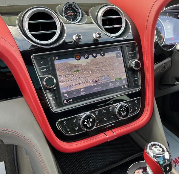 Used Bentley Bentayga 2016 for sale - 71685525: Photo 10