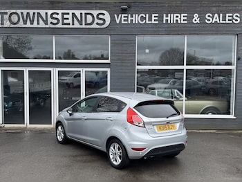 Used Ford Fiesta 2015 for sale - 78070621: Photo