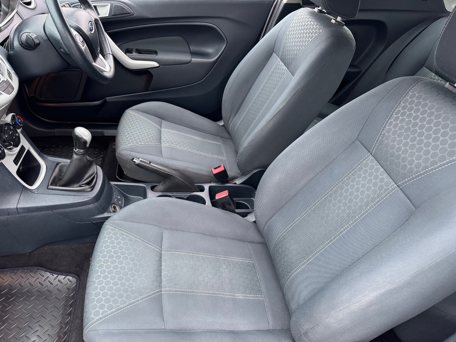 Used Ford Fiesta 2011 for sale - 76879401: Photo 13