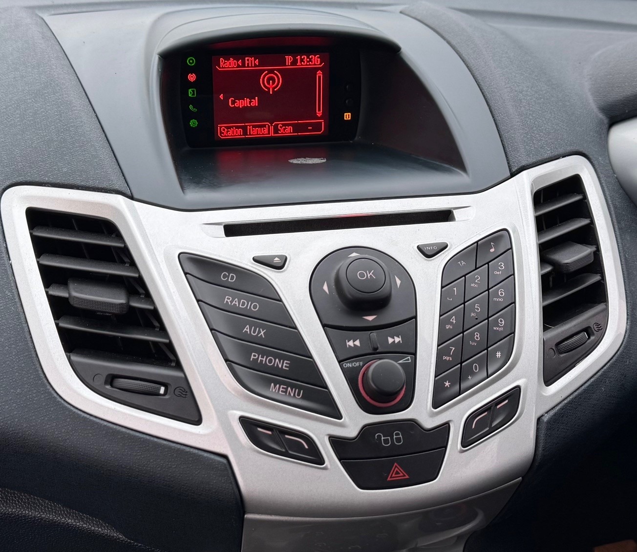 Used Ford Fiesta 2011 for sale - 76879401: Photo 8