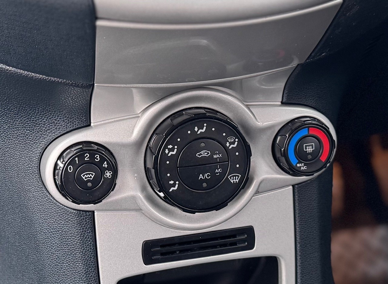 Used Ford Fiesta 2011 for sale - 76879401: Photo 9