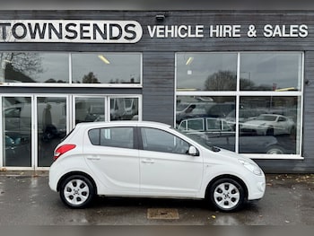 Used Hyundai i20 2012 for sale - 76542541: Photo