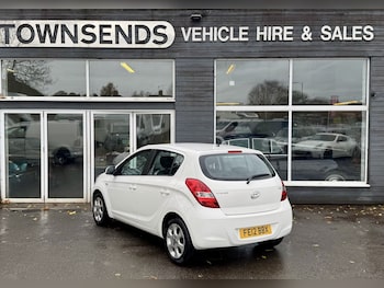 Used Hyundai i20 2012 for sale - 76542541: Photo