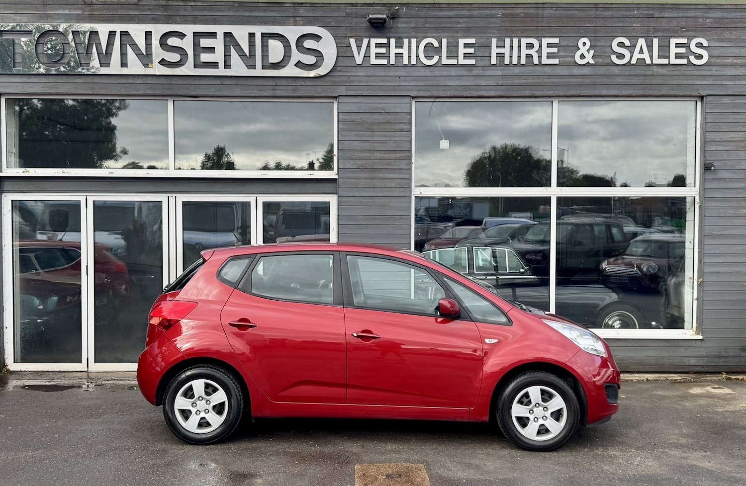 Used Kia Venga 2013 for sale - 76880537: Photo 2