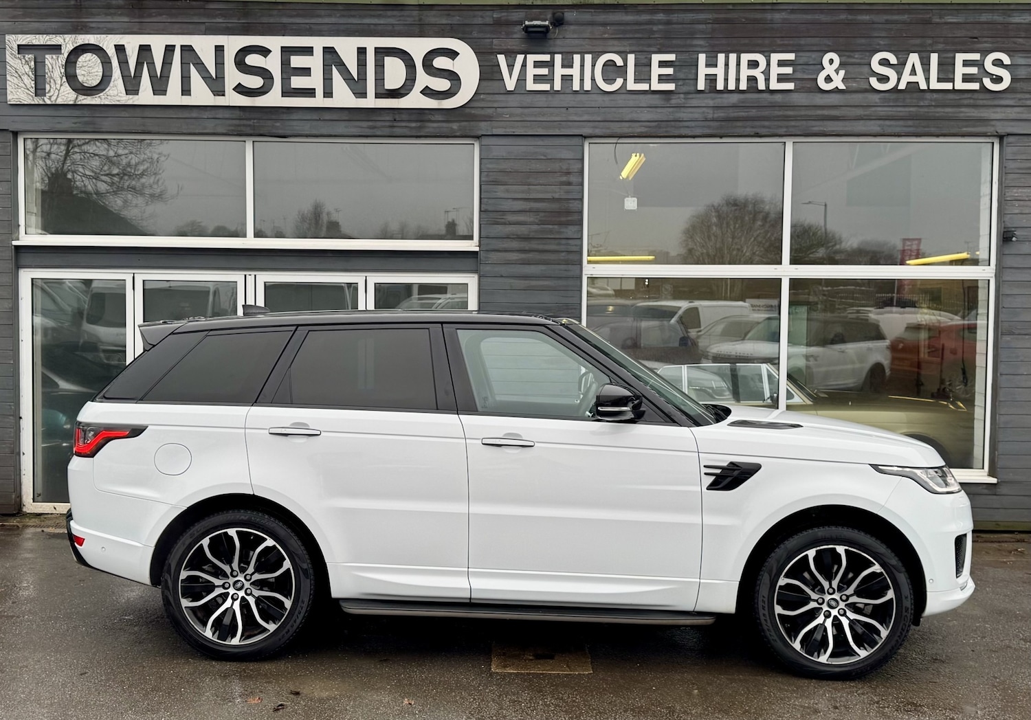 Used Land Rover Range Rover Sport 2019 for sale - 76982950: Photo 2