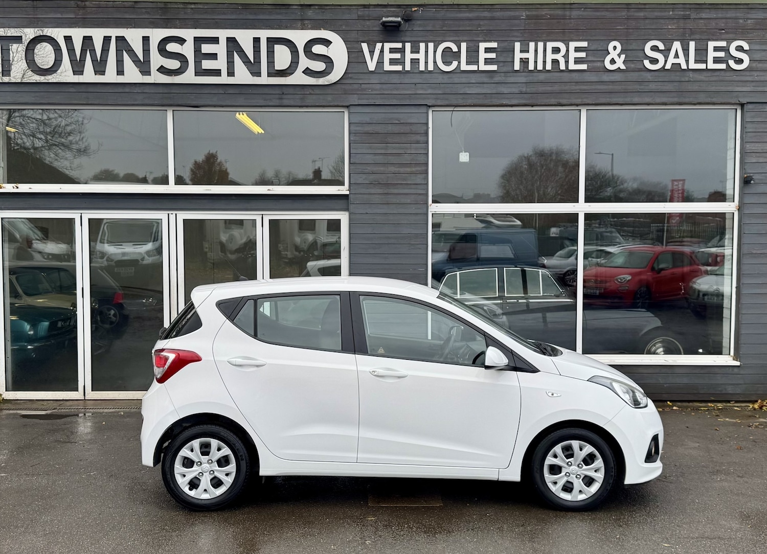 Used Hyundai i10 2015 for sale - 76505025: Photo 2