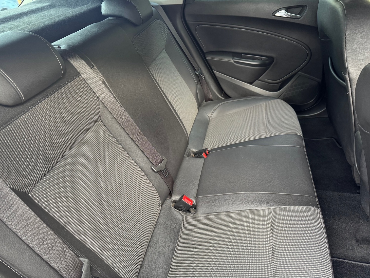 Used Vauxhall Astra 2012 for sale - 76383177: Photo 16