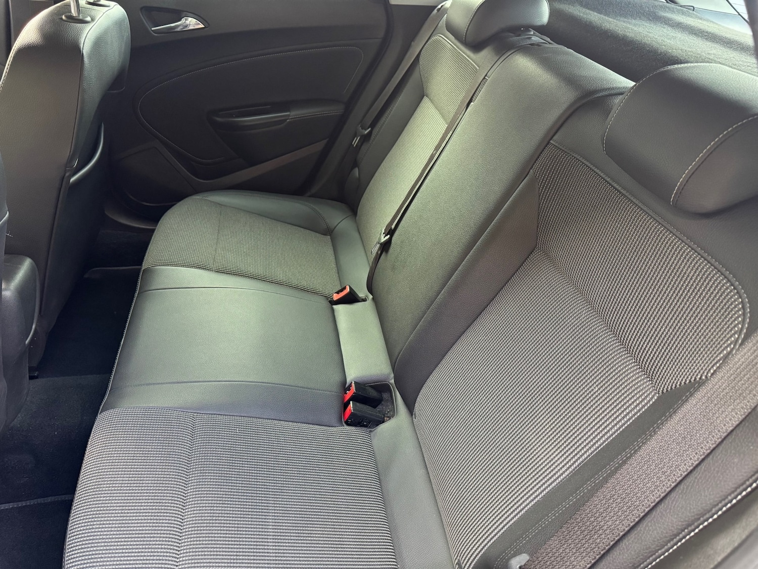 Used Vauxhall Astra 2012 for sale - 76383177: Photo 17