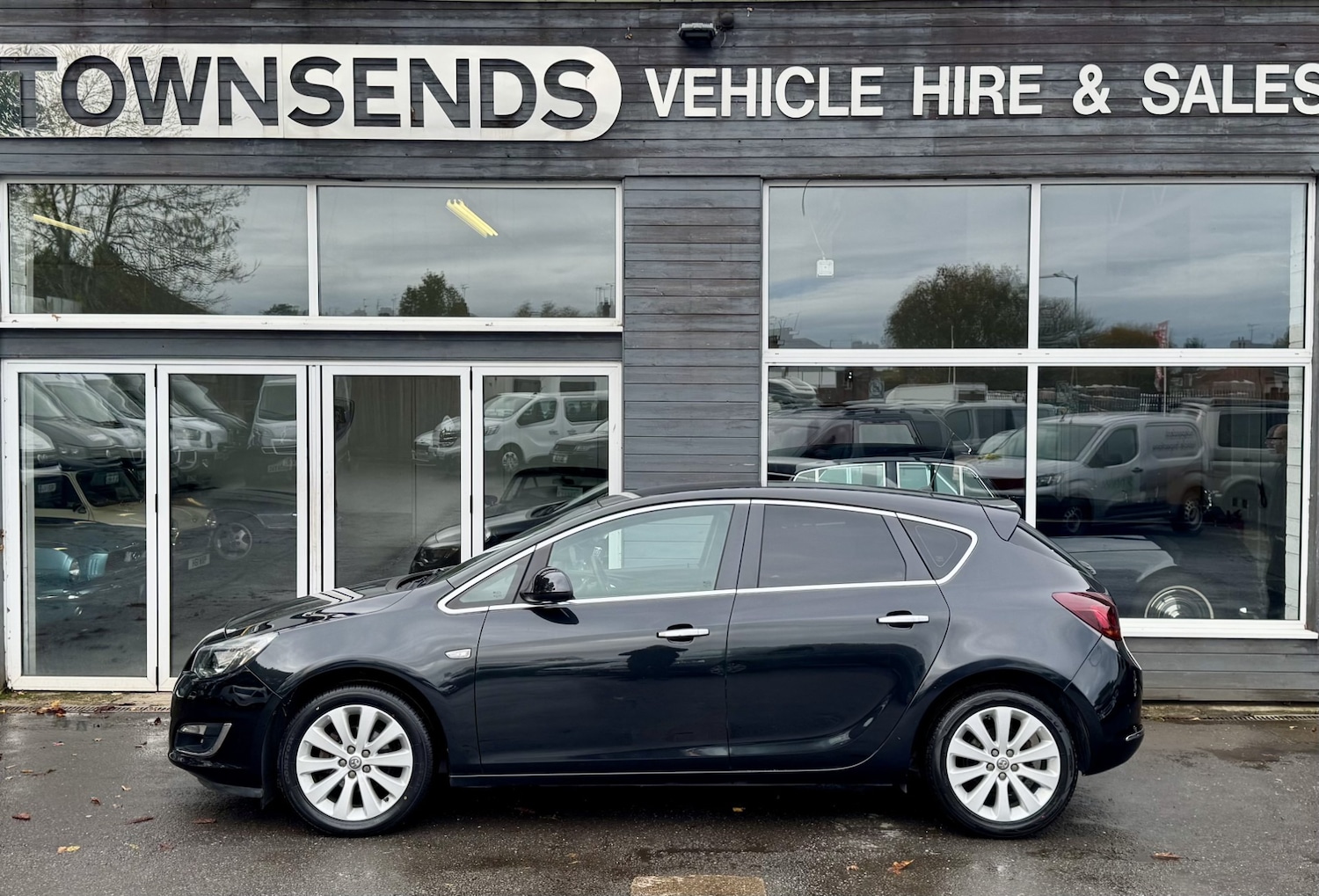 Used Vauxhall Astra 2012 for sale - 76383177: Photo 3