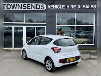 Used Hyundai i10 2018 for sale - 77733376: Photo