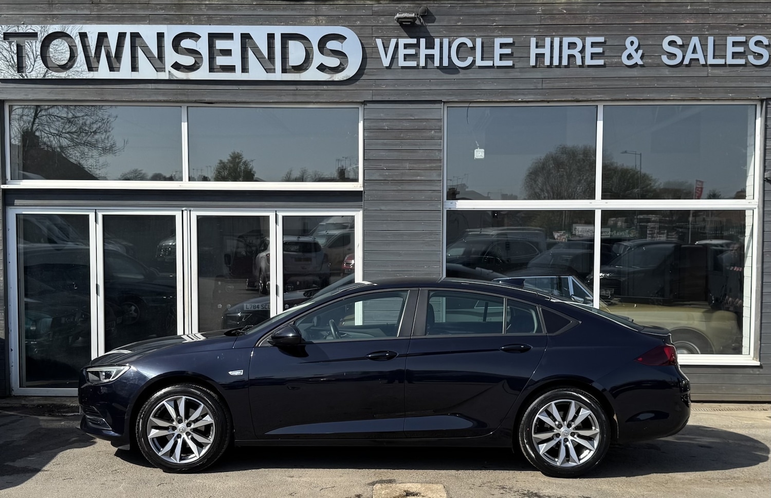 Used Vauxhall Insignia 2017 for sale - 78163805: Photo 3