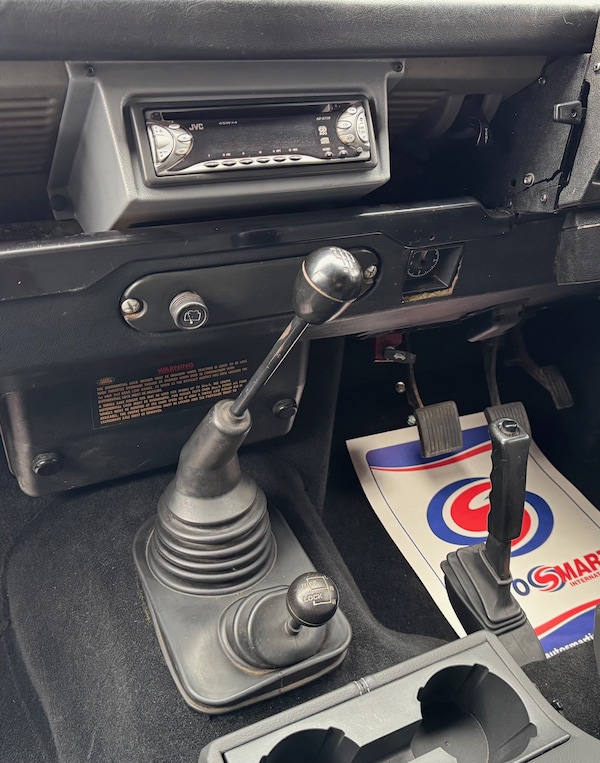 Used Land Rover Defender 1994 for sale - 73650053: Photo 9