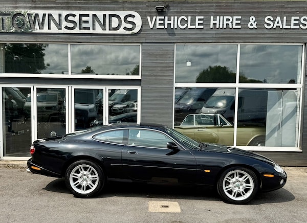 Used Jaguar XK8 2002 for sale - 74878047: Photo 2
