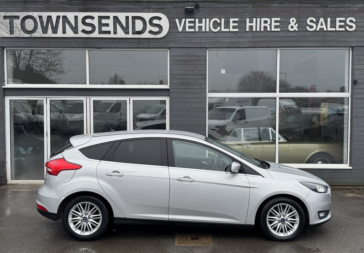 Used Ford Focus 2018 for sale - 77135633: Photo 2