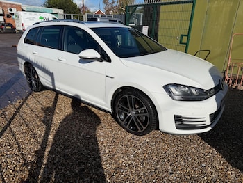 Used Volkswagen Golf 2016 for sale - 76371243: Photo
