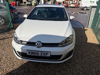 Used Volkswagen Golf 2016 for sale - 76371243: Photo