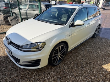 Used Volkswagen Golf 2016 for sale - 76371243: Photo