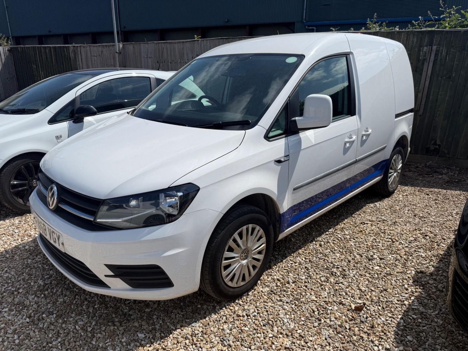 Used Volkswagen Caddy 2018 for sale - 76658249: Photo 2