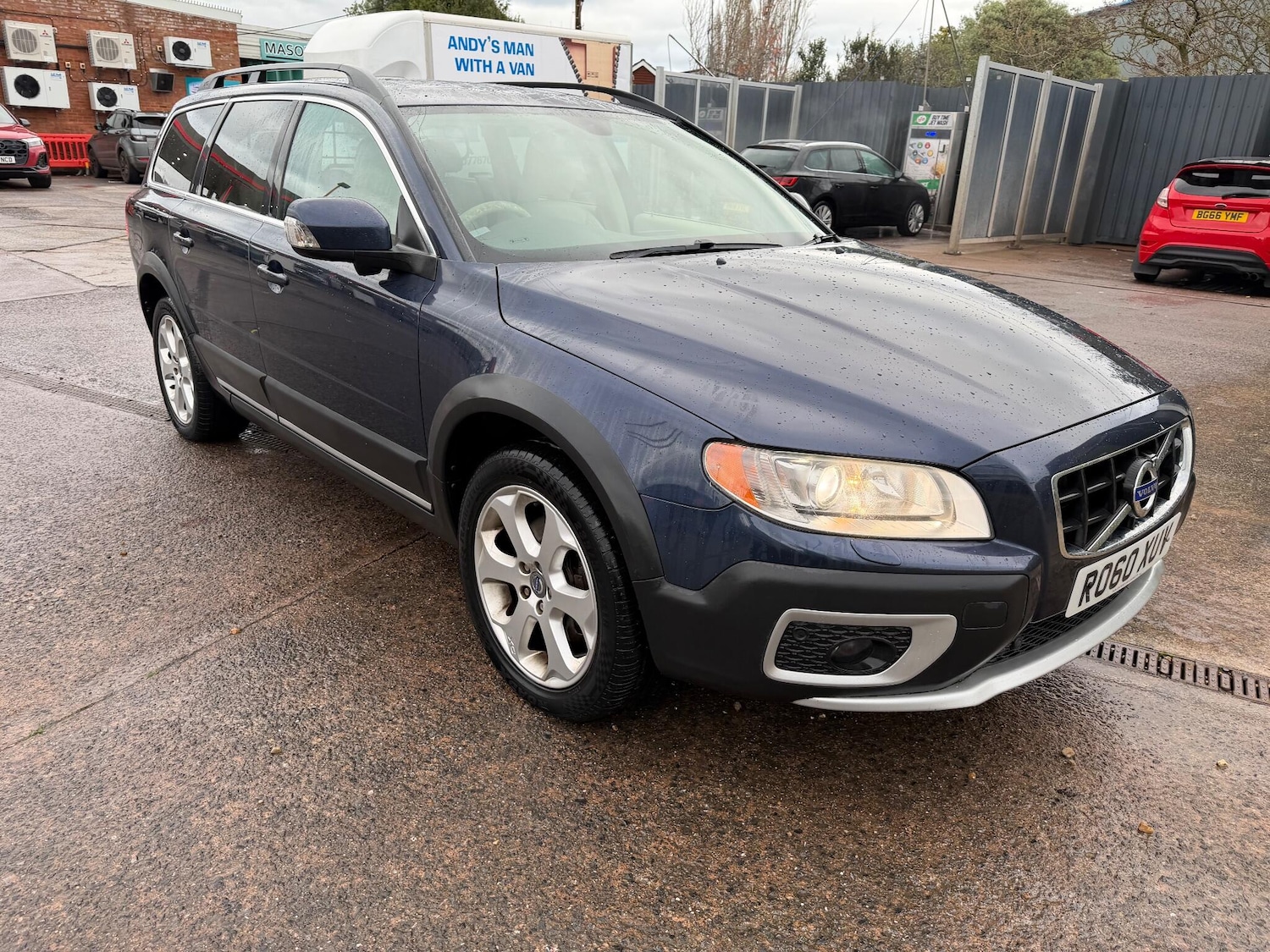 Used Volvo XC70 2010 for sale - 76689843: Photo 1