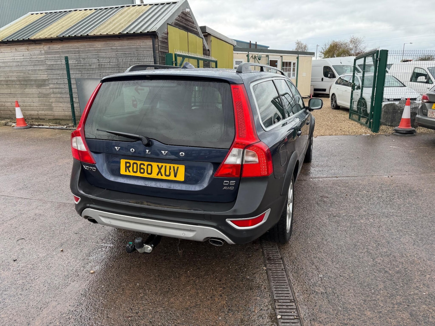 Used Volvo XC70 2010 for sale - 76689843: Photo 14