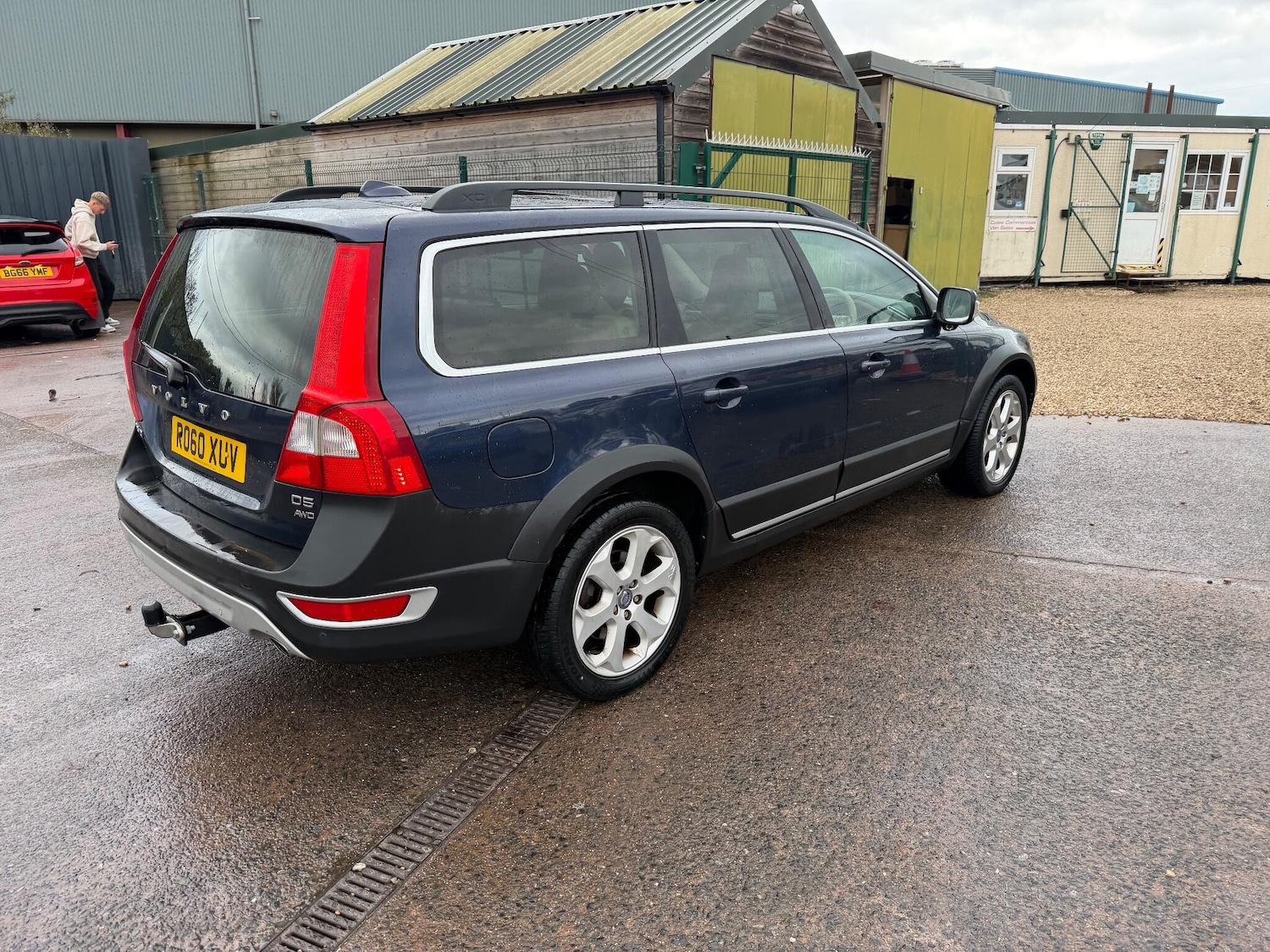 Used Volvo XC70 2010 for sale - 76689843: Photo 16