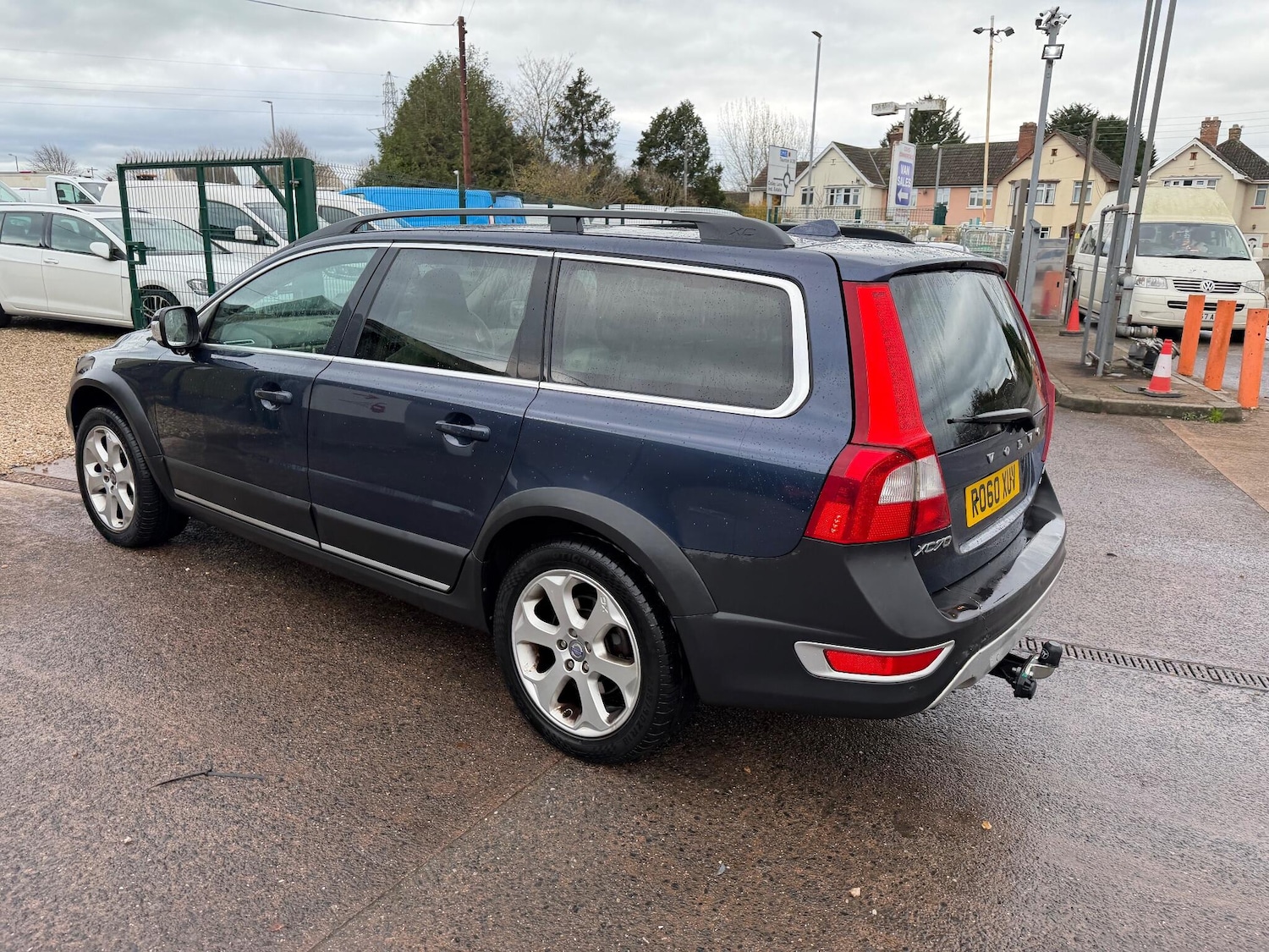 Used Volvo XC70 2010 for sale - 76689843: Photo 3