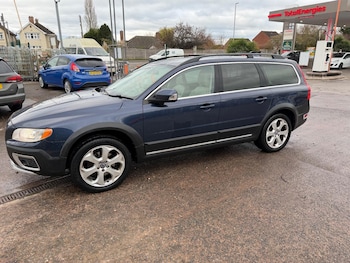Used Volvo XC70 2010 for sale - 76689843: Photo