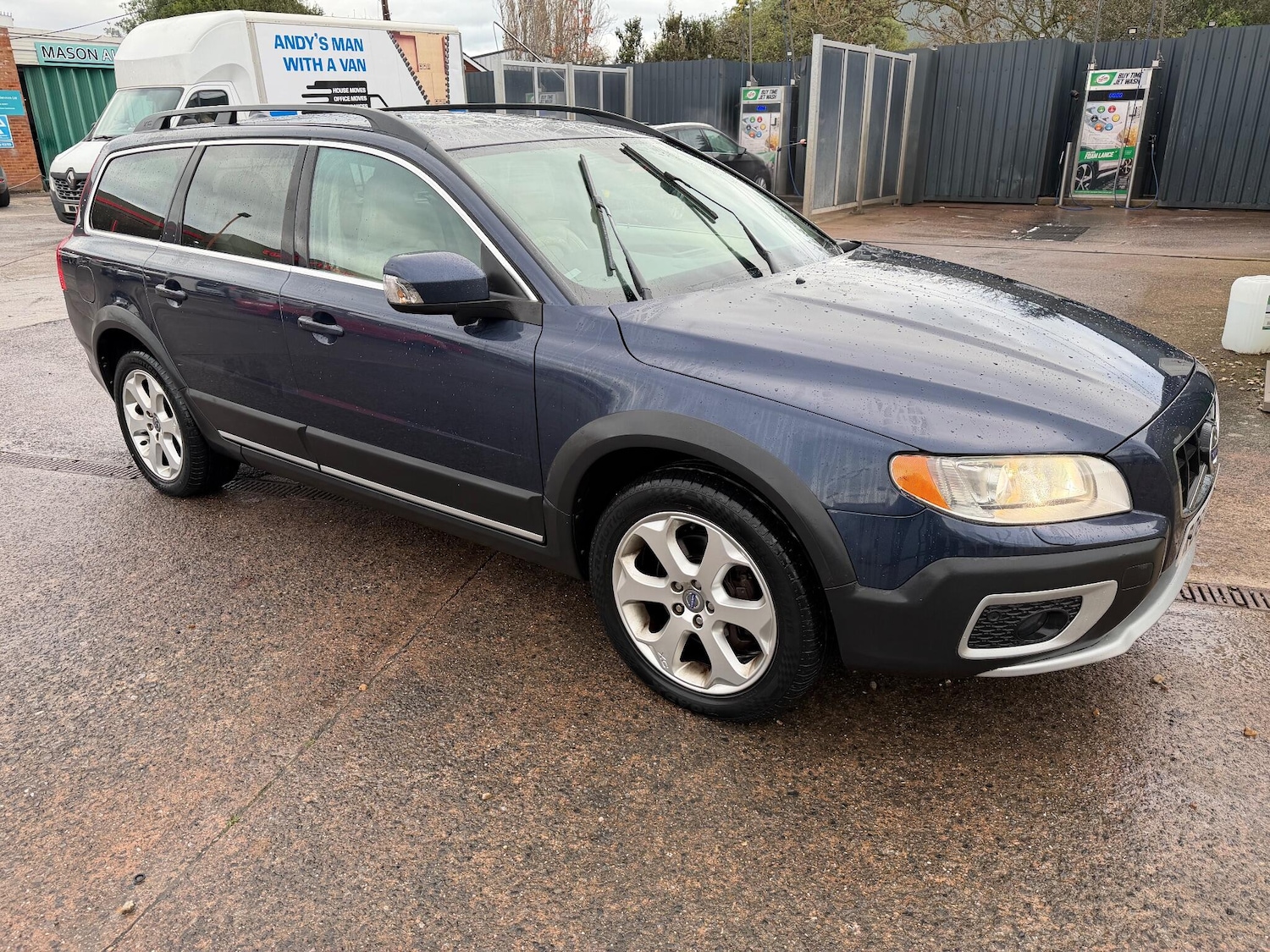 Used Volvo XC70 2010 for sale - 76689843: Photo 6