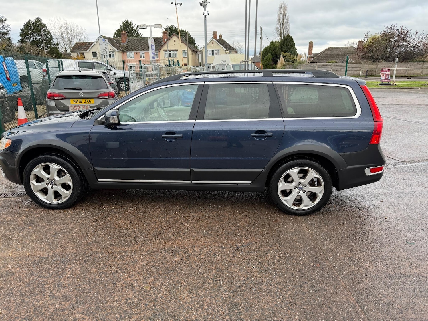Used Volvo XC70 2010 for sale - 76689843: Photo 8