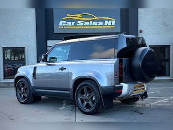 Used Land Rover Defender 2024 for sale - 77840204: Photo