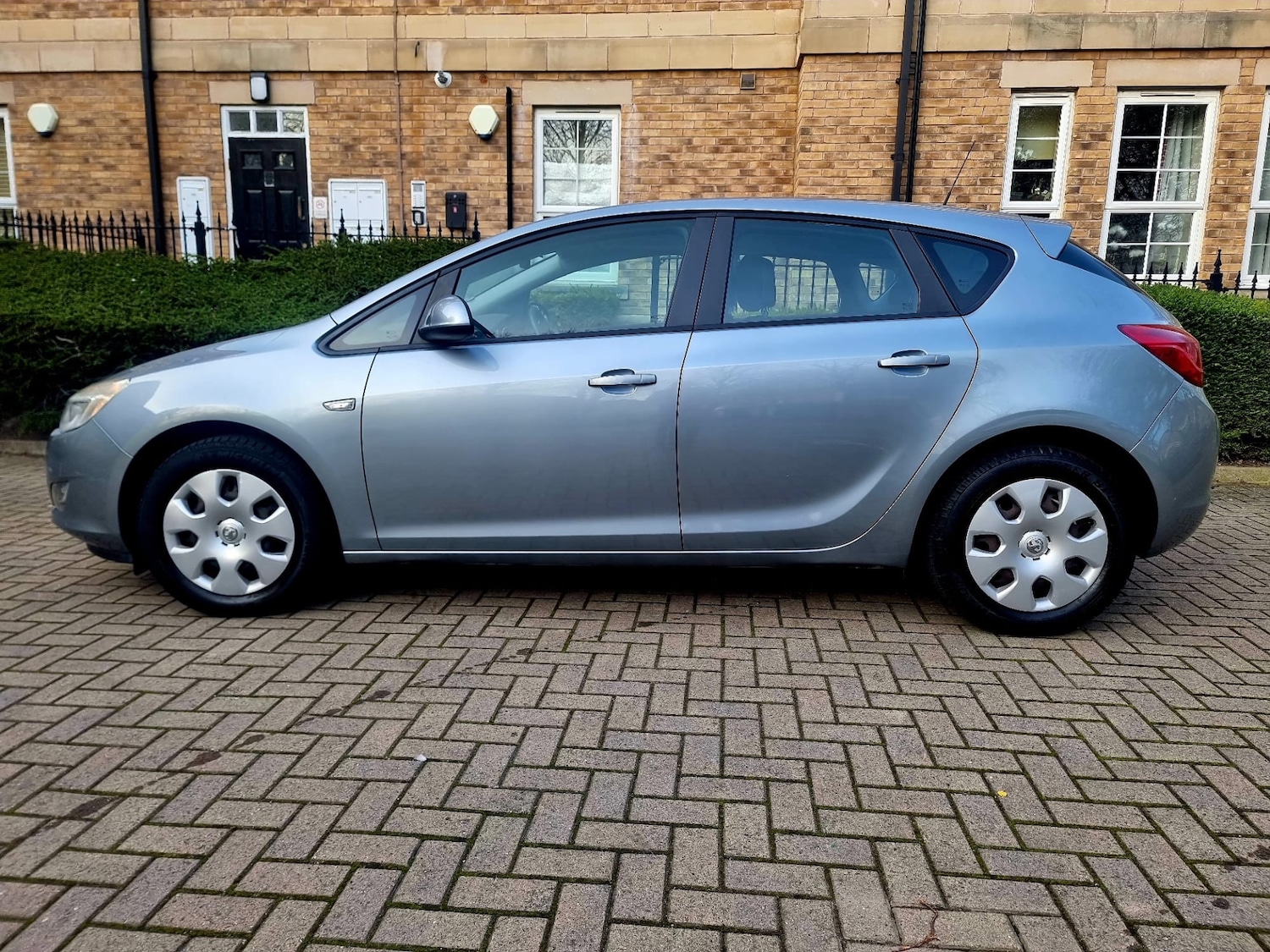 Used Vauxhall Astra 2010 for sale - 78057244: Photo 4