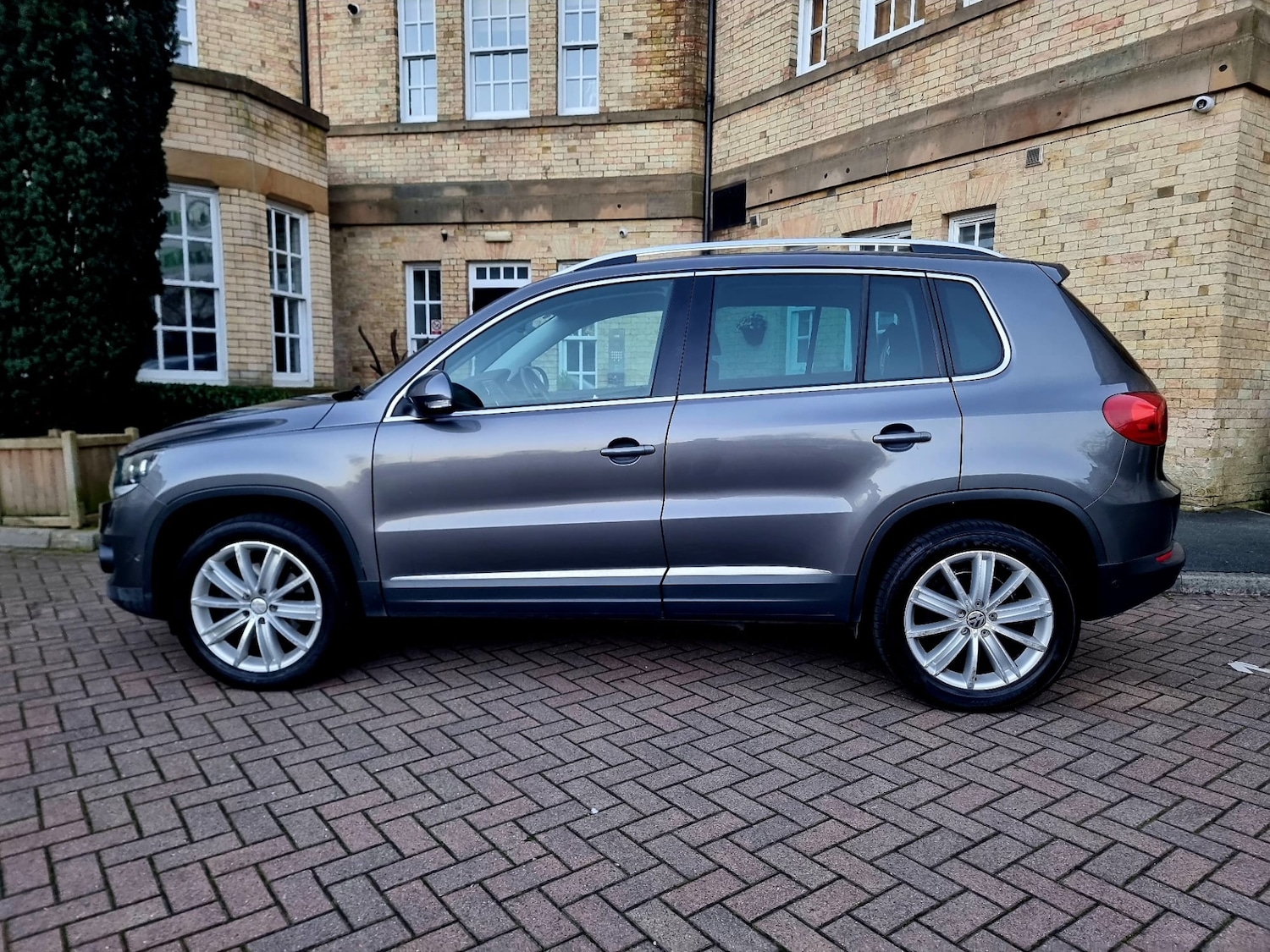 Used Volkswagen Tiguan 2011 for sale - 78045849: Photo 8