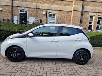Used Toyota AYGO 2016 for sale - 79326957: Photo