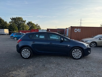 Used Vauxhall Astra 2011 for sale - 79302494: Photo